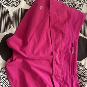 Lululemon size 6 2.5 inch speed up shorts